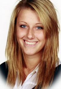 Simone Guldhammer 17 &aring;r gammel.
